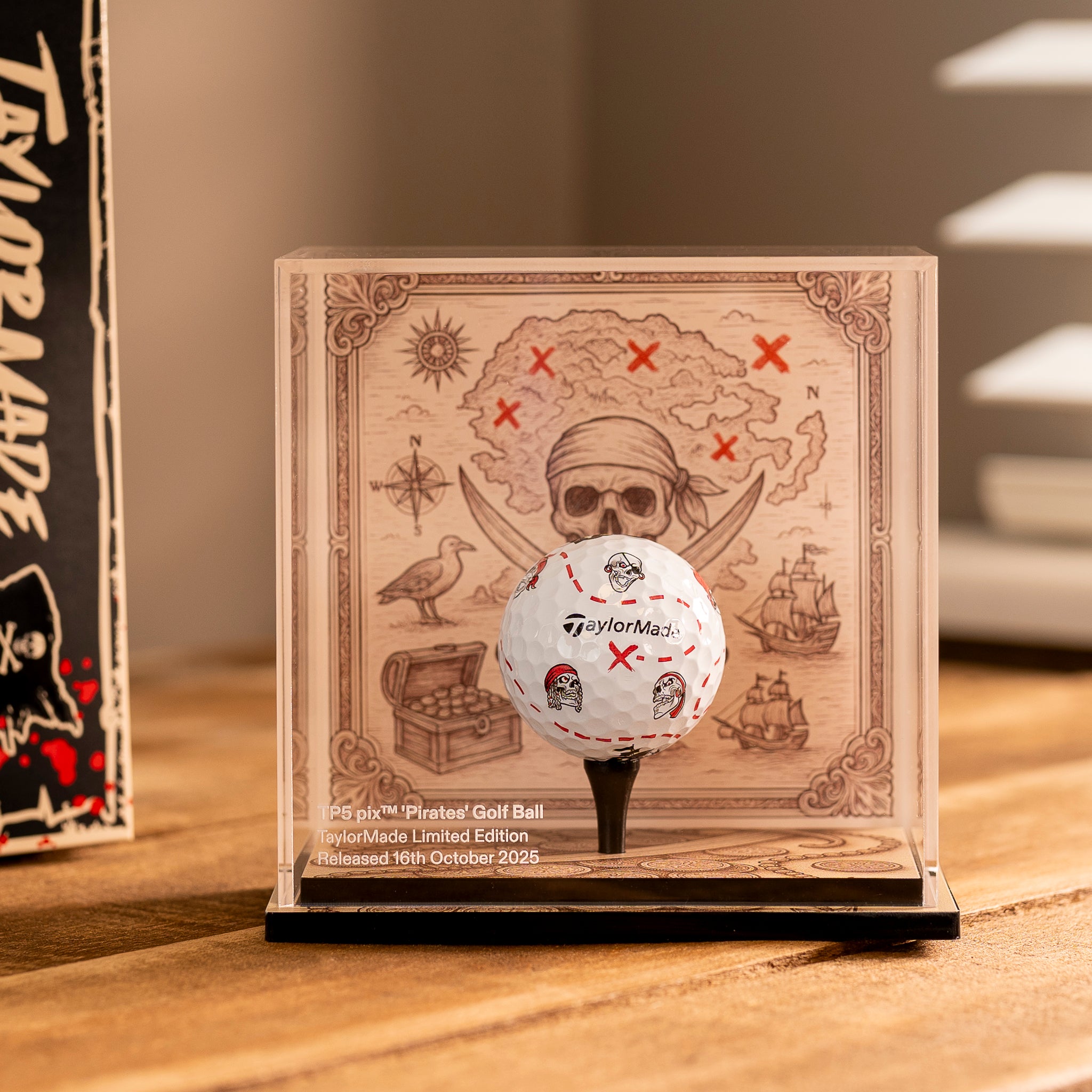 Limited Edition Display Case for TaylorMade TP5/TP5x pix Pirates