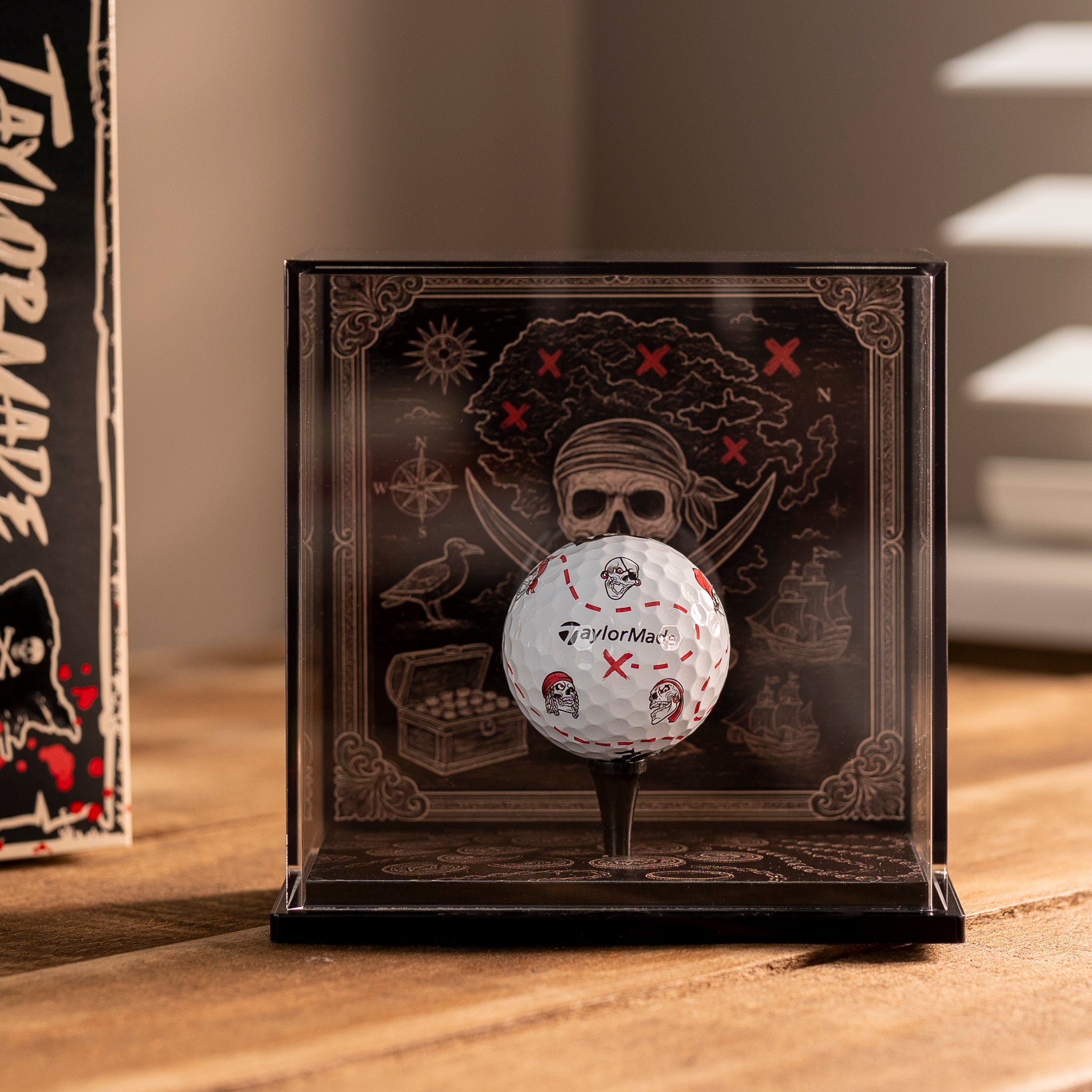 Limited Edition Display Case for TaylorMade TP5/TP5x pix Pirates